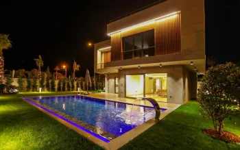 Contemporary family houses for private living in Beylikduzu